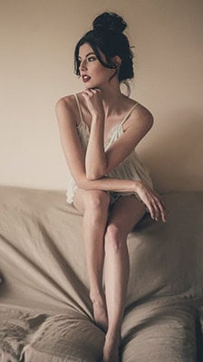 Boudoir image of young girl