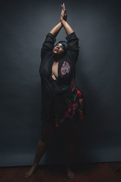 Plus-size-boudoir-model