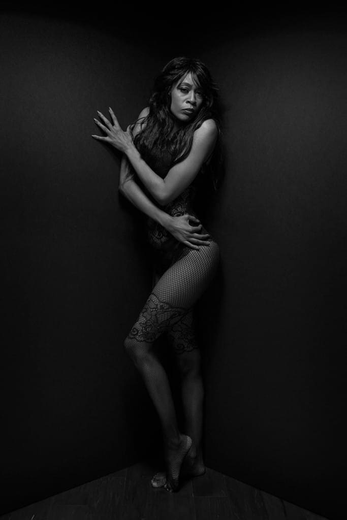 Standing boudoir pose black & white