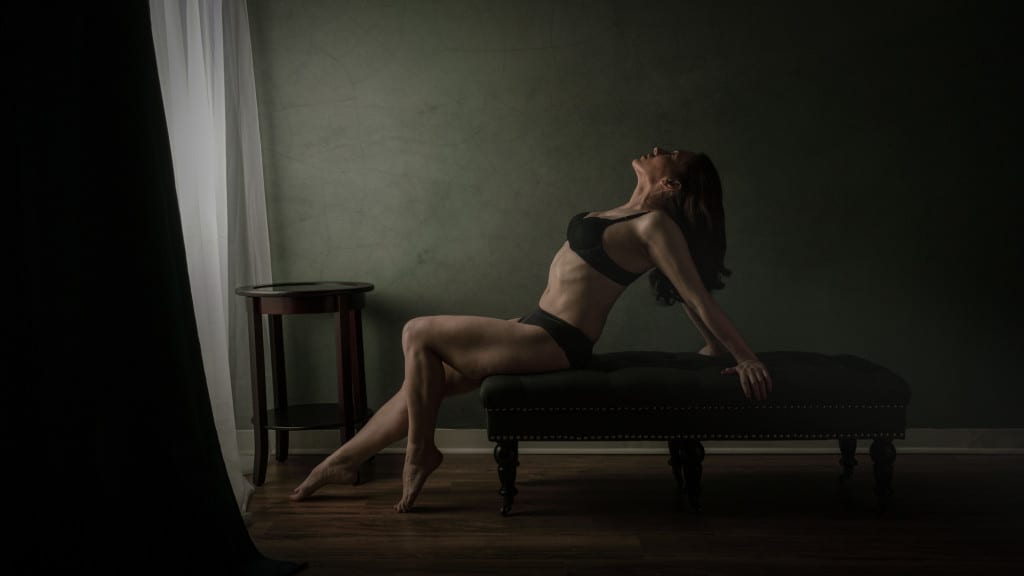 Boudoir-bench-pose