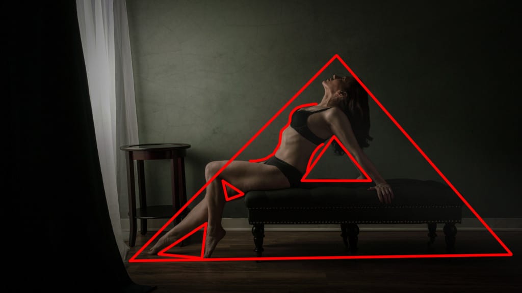 Boudoir-pose-breakdown-Flashdance-bench-pose